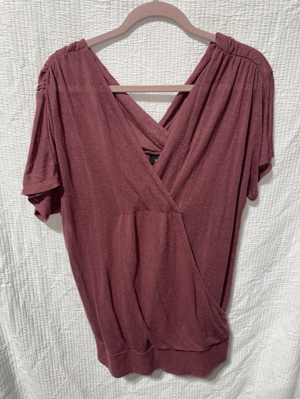 Women’s Faux-Wrap Short Sleeve Top in Rose-Mauve